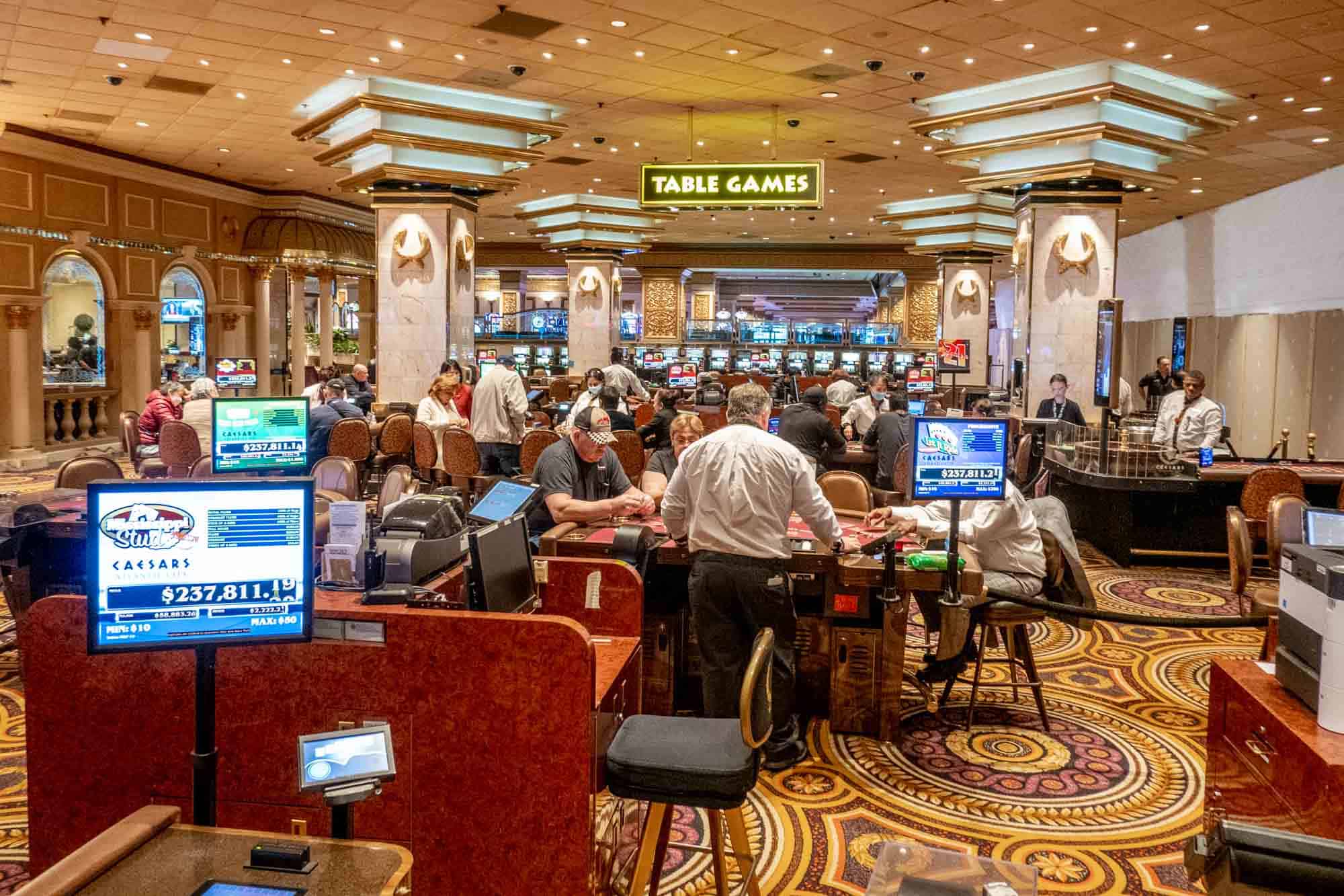 Live Blackjack: Gerçek Zamanlı Strateji ve Heyecan